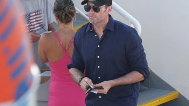 Hugh Jackman : Οικογενειακές διακοπές στην Αντίπαρο: Φωτογραφίες