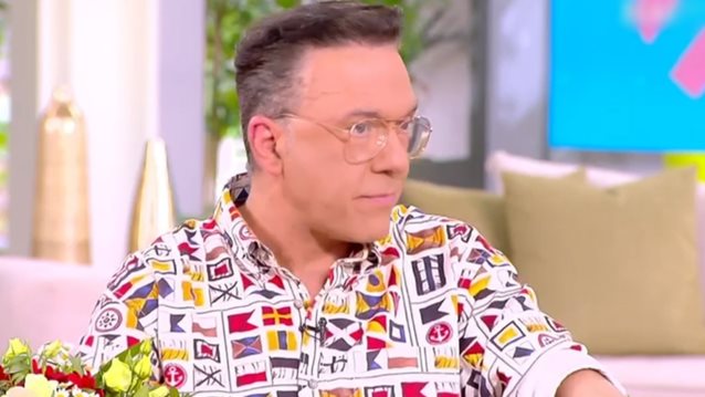 Ποσειδώνας Γιαννόπουλος: Δίνουν συγχαρητήρια με tweets στον Γιώργο Καπουτζίδη ενώ είναι τα ίδια τέρατα που, αν έγραφε κάτι που δεν θα τους άρεσε, το &quot;κακιά αδελφή&quot; θα ήταν light