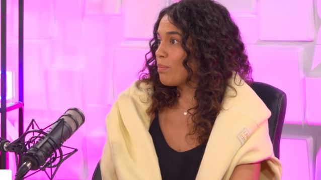 Πηνελόπη Πλάκα: &quot;Το βίωσα σαν εγκατάλειψη - Δεν ήξερα την μαμά και τον μπαμπά μου σαν μαμά και μπαμπά&quot;