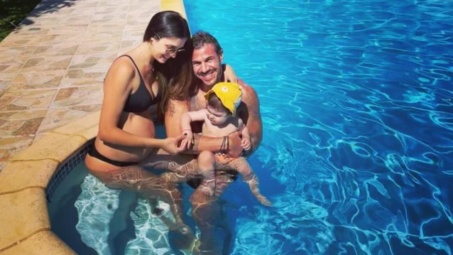 Άκης Πετρετζίκης | Η νέα φωτογραφία με τον μικρό Αχιλλέα και η... φανουρόπιτα!