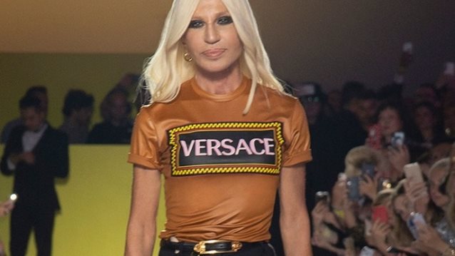 Donatella Versace : Έβαλε πωλητήριο στον οίκο Versace