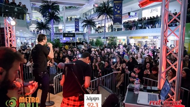Valentines Live Stage με τον Λάμψη 92,3: Όσα έγιναν στο Athens Metro Mall με τον Δήμο Αναστασιάδη και τη Μαλού