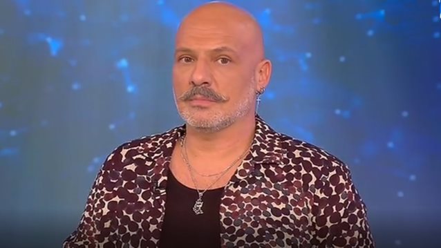 Νίκος Μουτσινάς: "Γιατί στεναχωριέται η Κατερίνα Καινούργιου; Ρε Κατερίνα, ξεκόλλα..."