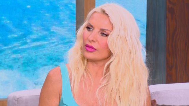 Το σχόλιο της Ελένης Μενεγάκη: &quot;Βγαίνει και τα λέει όλα αυτά ενώ την έχει πάρει τηλέφωνο&quot;