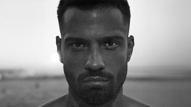 O Κωνσταντίνος Αργυρός σε μια προσωπική εξομολόγηση για το νέο παγκόσμιο τραγούδι του &quot;Champ&quot;