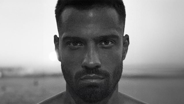 O Κωνσταντινος Αργυρος σε μια προσωπικη εξομολογηση για το νεο παγκοσμιο τραγουδι του "Champ"