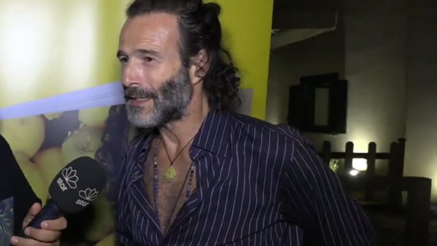 Ποταμός ο Θανάσης Ευθυμιάδης: "Δεν είπα ποτέ πως δεν θέλω τα λεφτά. Δεν τα κυνηγάω - Πήγα εκεί που μου έλεγαν τα περιοδικά πως θα βρω την ευτυχία και βρήκα μοναξιά"