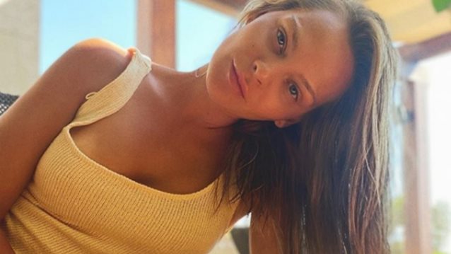 Υβόννη Μπόσνιακ
: Με ακόμη πιο ξανθά μαλλιά!