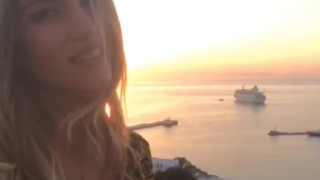 Αθηνά Οικονομάκου: Ξεκίνησε ήδη της καλοκαιρινές τις διακοπές στη Μύκονο