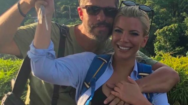 Ο Χάρης &amp; η Αντελίνα Βαρθακούρη μάς δείχνουν πόσο μεγάλωσαν οι κούκλες κόρες τους