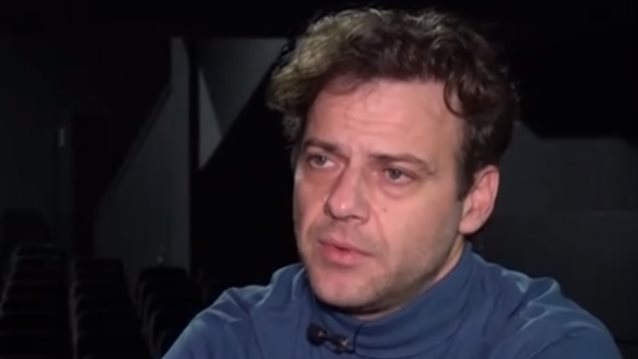 Ορέστης Τζιόβας: &quot;Έγινε μια κουβέντα με τους γονείς μου για τη σεξουαλικότητά μου - Από μικρός ήθελα να πειραματιστώ σεξουαλικά&quot;