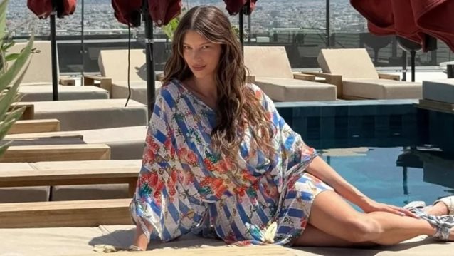 Η fashion συλλογή που λατρεύουν οι Ελληνίδες celebrities δημιουργεί το απόλυτο holiday spirit για το καλοκαίρι