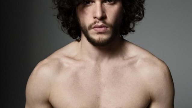 Kit Harington: Ο John Snow του Game Of Thrones γυμνός στη σκηνή!