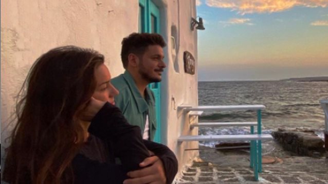 Σταν | Επέτειος για τον τραγουδιστή και την σύντροφο του!