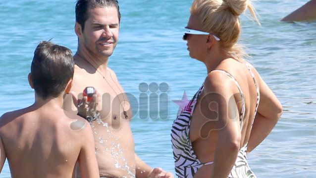 Γιώργος Τσαλίκης: Με την οικογένειά του στην Αντίπαρο: Δείτε φωτογραφίες!