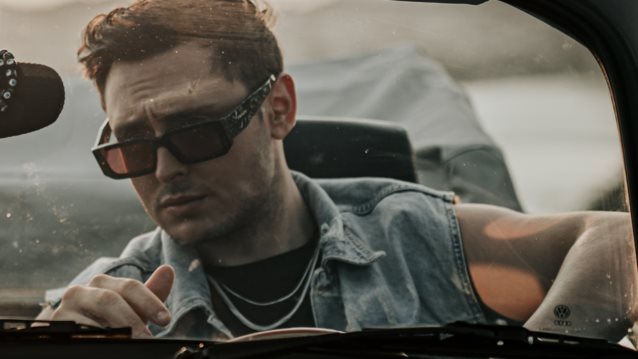 Ο Γιάννης Γρόσης επιστρέφει με νέο τραγούδι