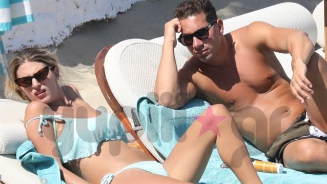 Βασίλης Μιχαήλ &amp; Χριστίνα Βακάκη: Ερωτευμένοι στη Μύκονο, ένα μήνα μετά τη γέννηση της κόρης τους