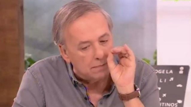 &quot;Έσπασε&quot; ο Ανδρέας Μικρούτσικος στον αέρα του &quot;Χαμογέλα και πάλι&quot;: &quot;Έζησα μία από τις πιο δύσκολες νύχτες της ζωής μου. Ξαφνικά έφυγε μέσα στη νύχτα&quot;