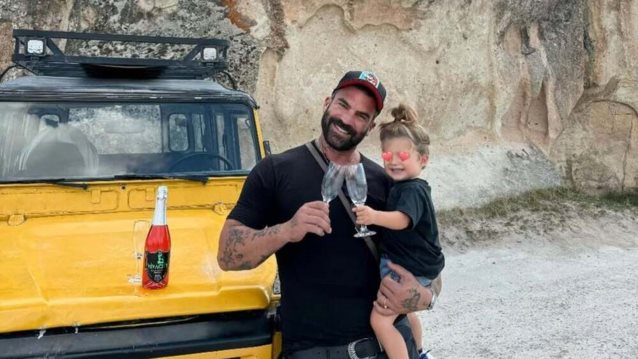 Ο Δημήτρης Αλεξάνδρου προσέλαβε δασκάλα για τον μικρό Πάρη στην Αθήνα: "Μάλλον ο μπαμπάς πρέπει να κάνει μάθημα"