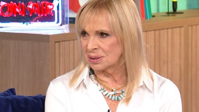 Άννα Φόνσου: Ηρθε ένας νεαρός να μιλήσει σε μένα - Η Βουγιουκλάκη του είπε &quot;Δεν σου φαινόταν ότι είσαι χαζός&quot;