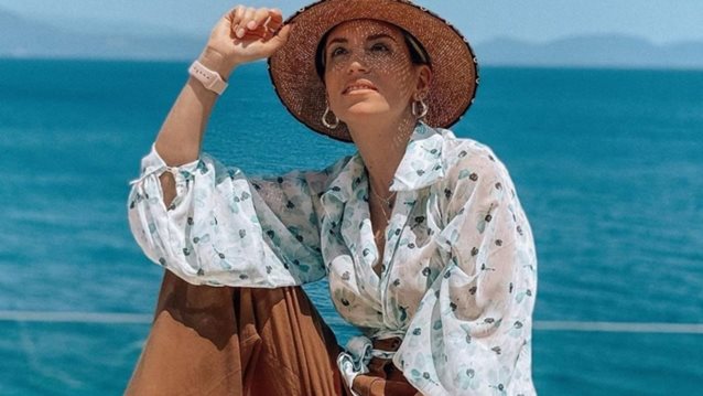 Η Αθηνά Οικονομάκου μάς συστήνει τον αδερφό της, Νικήτα