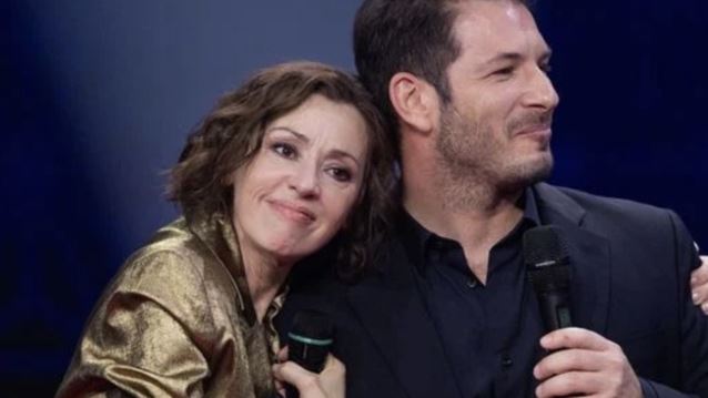 Γιώργος Περρής &amp; Tina Arena σε μία σπάνια τηλεοπτική στιγμή στην Γαλλία