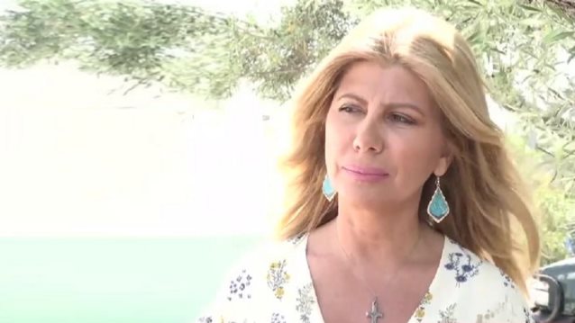 Η Ζήνα Κουτσελίνη χωρίς ίχνος μακιγιάζ κατά τη διάρκεια των διακοπών της