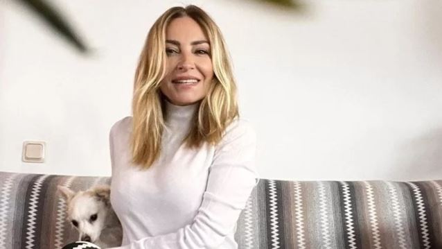 Ρούλα Ρέβη: Το άρωμα που φορά κάθε μέρα εδώ και χρόνια έχει απίστευτα μεγάλο φανατικό κοινό