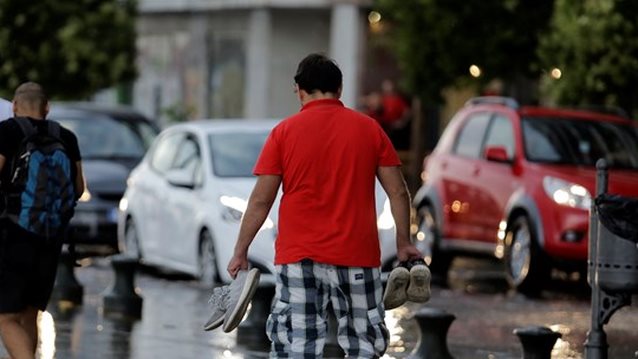 Η κακοκαιρία σάρωσε τη χώρα με καταιγίδες και χαλαζοπτώσεις - Εγκλωβίστηκαν οδηγοί, αγνοείται άνδρας στην Εύβοια