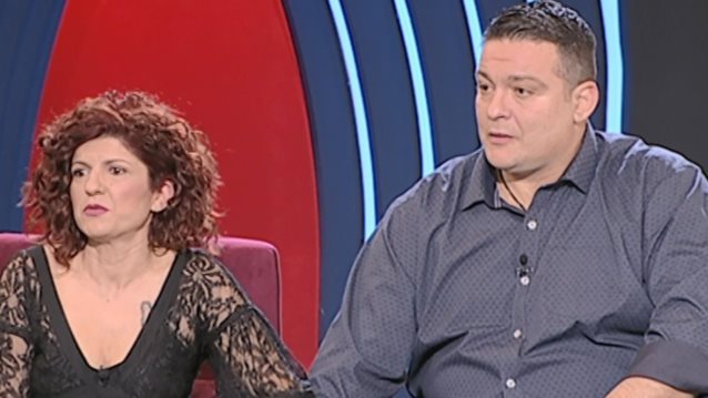 Εύη Σακελλάρη &amp; Νίκος Καραχάλιος: Η συγκινητική ιστορία του διαφορετικού ζευγαριού που έγινε viral
