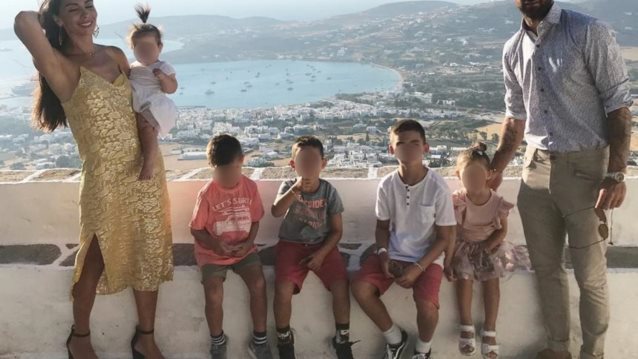 Οικογένεια Σπανούλη : Ο χριστουγεννιάτικος στολισμός στο σπίτι τους και οι φωτογραφίες λίγο πριν υποδεχθούν το νέο μέλος