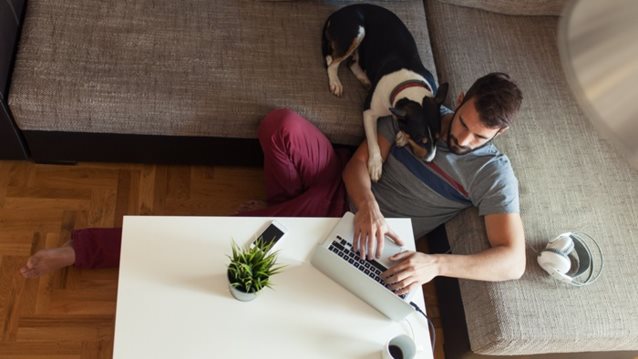 Μεγάλες αλήθειες για όσους δουλεύουν από το σπίτι: Ποιες είναι οι δυσκολίες που θα αντιμετωπίσεις;