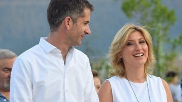 Κώστας Μπακογιάννης &amp; Σία Κοσιώνη: Δείτε τους για πρώτη φορά στο πάρτι &amp; στις προετοιμασίες του γάμου!