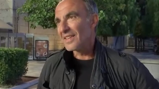 Νίκος Αλιάγας | Η μητέρα του τον αιφνιδίασε στο πλατό της εκπομπής για να τον &quot;μαλώσει&quot;