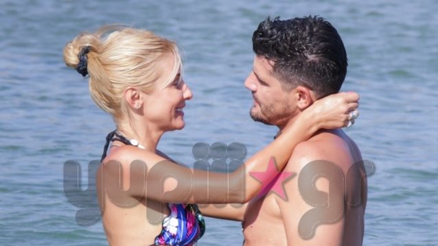 Μαρία Φραγκάκη &amp; Νίκος Μάρκογλου: Στην Πάρο λίγο πριν ανέβουν τα σκαλιά της εκκλησίας! Δείτε τα τρυφερά στιγμιότυπα