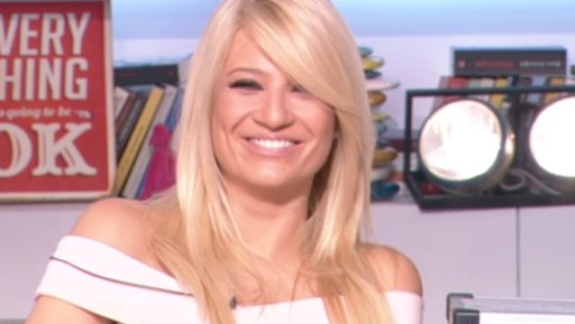 Φαίη Σκορδά: Οι λεπτομέρειες του look της στην εκπομπή της Δευτέρας: Πώς θα αποκτήσεις το φόρεμά της