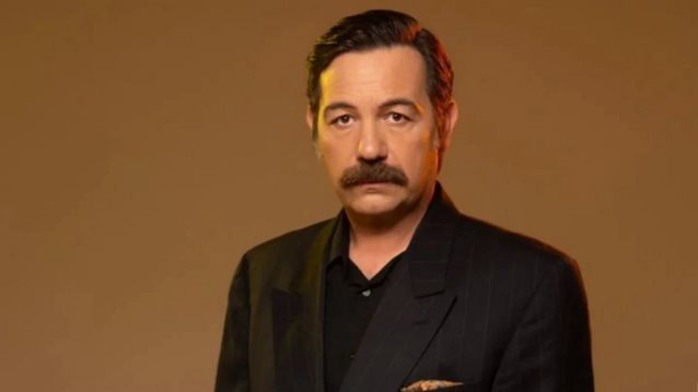 Η Παραλία | Ο Διονύσης αποφασίζει να βγάλει τον Καραχάλιο από τη μέση!