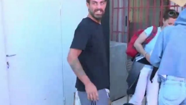 Στέλιος Χανταμπάκης: Η πρώτη δημόσια εμφάνιση με την οικογένειά του: Video