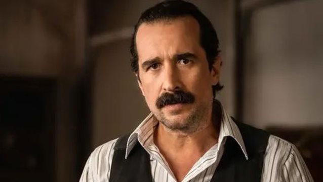 Μόνο στο Yupiii! Ο Τάσος Νούσιας δίνει spoiler για το &quot;Grand Hotel&quot;: &quot;Η έλξη είναι μεγάλη, σμίγουν σωματικά&quot;