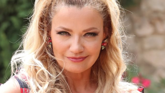 Ξανθιά, καλλίγραμμη και κούκλα | Δείτε την Παναγιώτα Βλαντή σχεδόν 20 χρόνια πριν