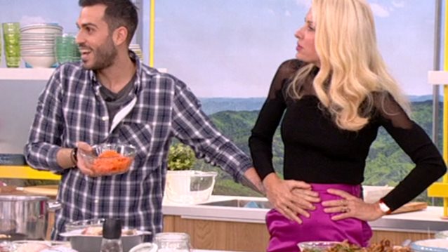 Ελένη Μενεγάκη: Η «φουσκωμένη κοιλίτσα» &amp; η αντίδραση του Γιώργου Τσούλη on air