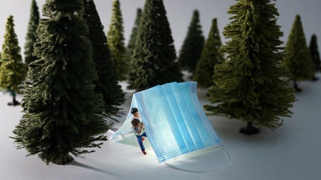 Viral Of The Day: O καλλιτέχνης που φτιάχνει κόσμους-μινιατούρες με καθημερινά αντικείμενα