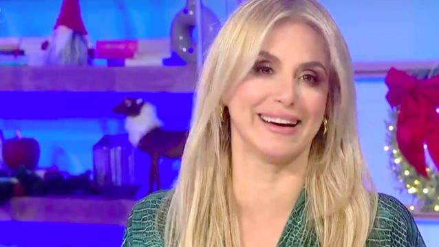 Το απίστευτο σχόλιο που δέχτηκε η Ζωή Κρονάκη για το πρόσωπό της και η απάντηση που έδωσε: &quot;Μην κάνετε κοντινό τώρα&quot;