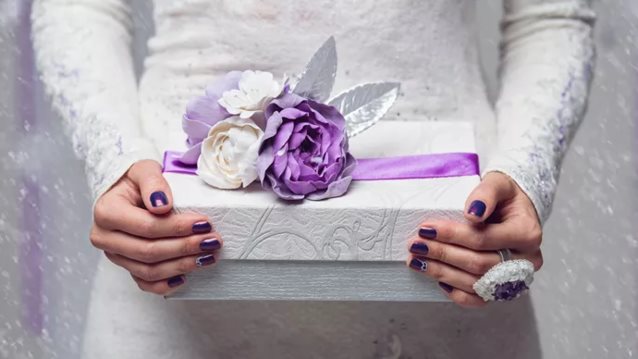Wedding gift | Ο προβληματισμός του ιδανικού γαμήλιου δώρου σταματά εδώ
