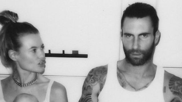 Adam Levine - Behati Prinsloo | Περιμένουν το τρίτο τους μωρό