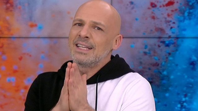 Video Of The Day: Χωρίς κοινό το «Καλό Μεσημεράκι»! Δείτε την επεισοδιακή έναρξη της εκπομπής