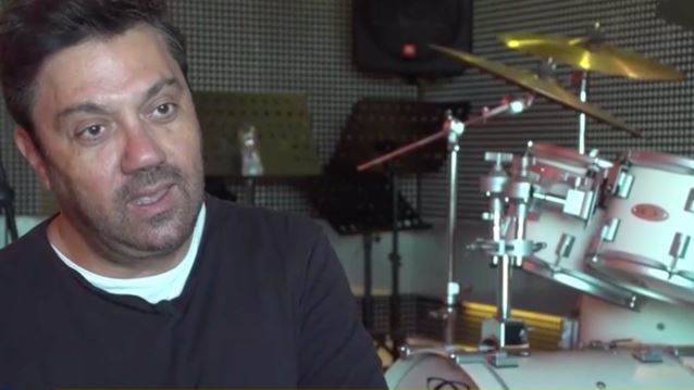 Γιώργος Θεοφάνους: &quot;Ο Κώστας Χατζής είναι ο κανονικός ράπερ της εποχής μας&quot;