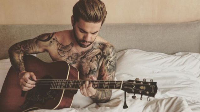 Θοδωρής Μαραντίνης: Ποζάρει ολόγυμνος και «ρίχνει» το Instagram