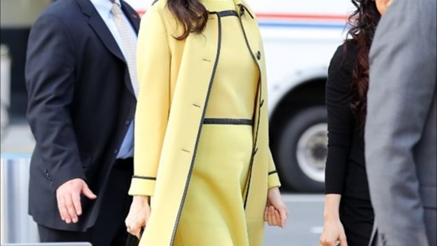 Amal Clooney: Οι πιο κομψές εμφανίσεις της κατά τη διάρκεια της εγκυμοσύνης