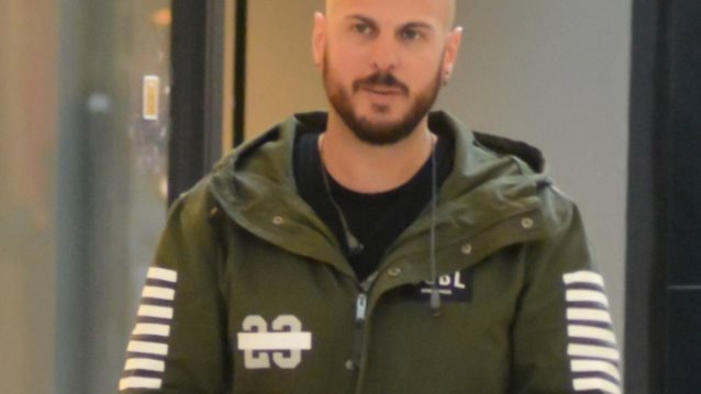 Άρης Λουμάκης: Ο mr. REC είναι μπαμπάς! Δείτε τη σπάνια οικογενειακή εμφάνισή του